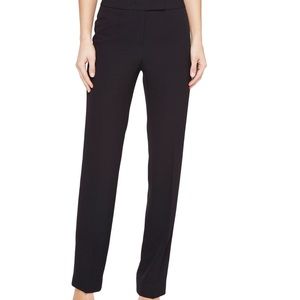 NWT Tahari classic trousers in crepe fabric